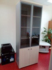 V-614 Шкаф со стеклом в алюминиевом профиле