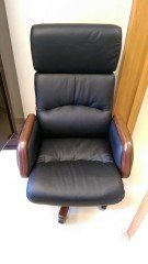 Компьютерное кресло для кабинета руководителя